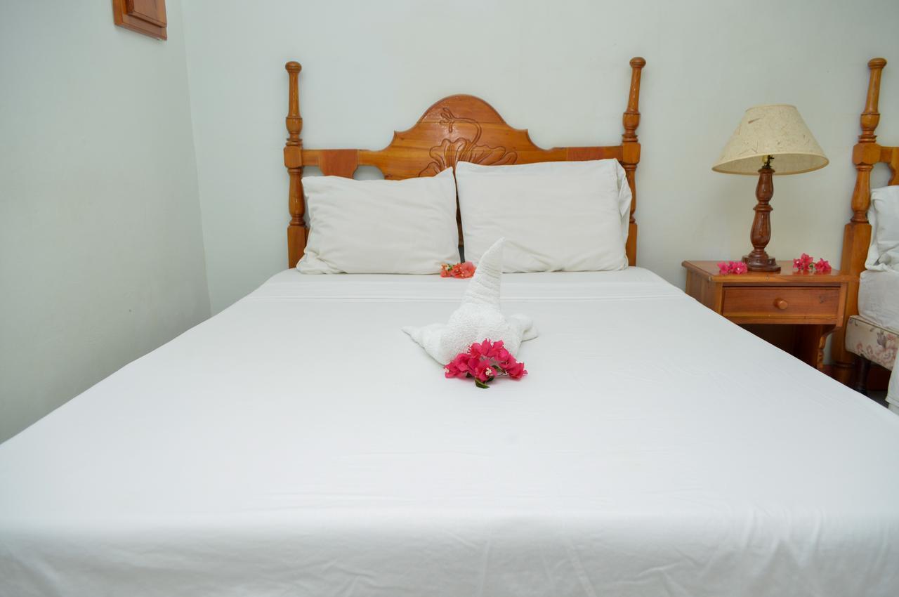 Hidden Paradise Resort Hotel Negril Buitenkant foto